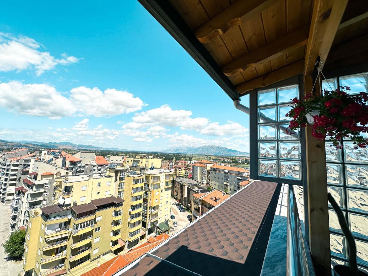 Cozy Elegance Above Korca Apartment Exterior foto
