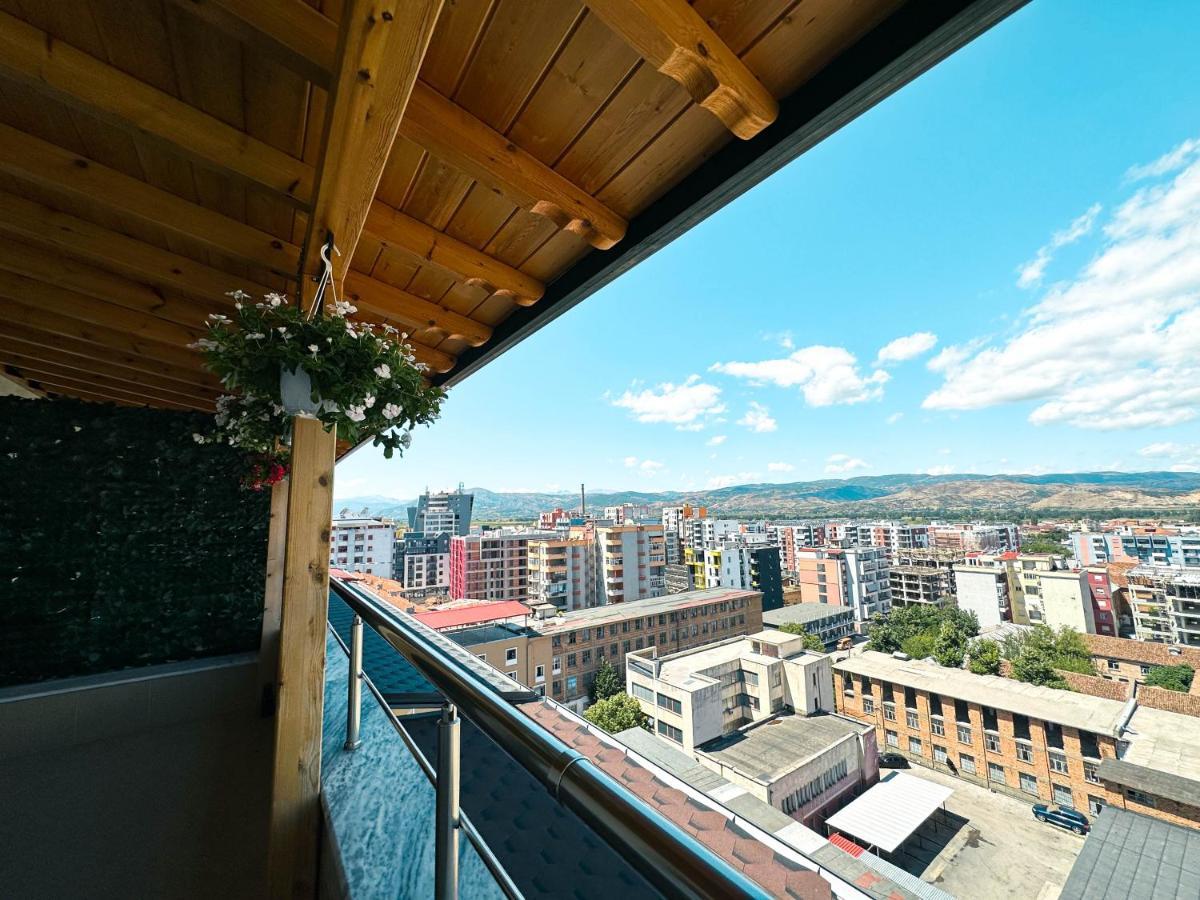 Cozy Elegance Above Korca Apartment Exterior foto