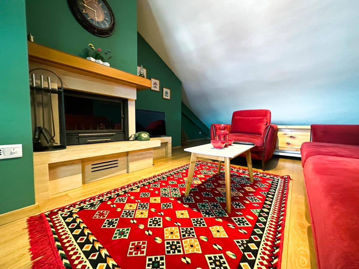 Cozy Elegance Above Korca Apartment Exterior foto